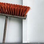 ウッドパネル下の汚れ